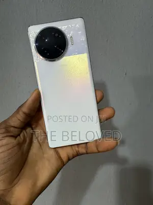 Tecno Spark 20 Pro Plus 256 GB White