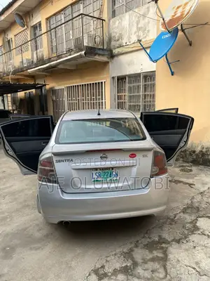 Nissan Sentra 2.0 SR 2010 Silver