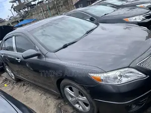 Toyota Camry SE 4dr Sedan (2.5L 4cyl 6AM) 2010 Gray