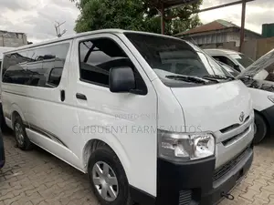 Toyota HiAce 2013 White