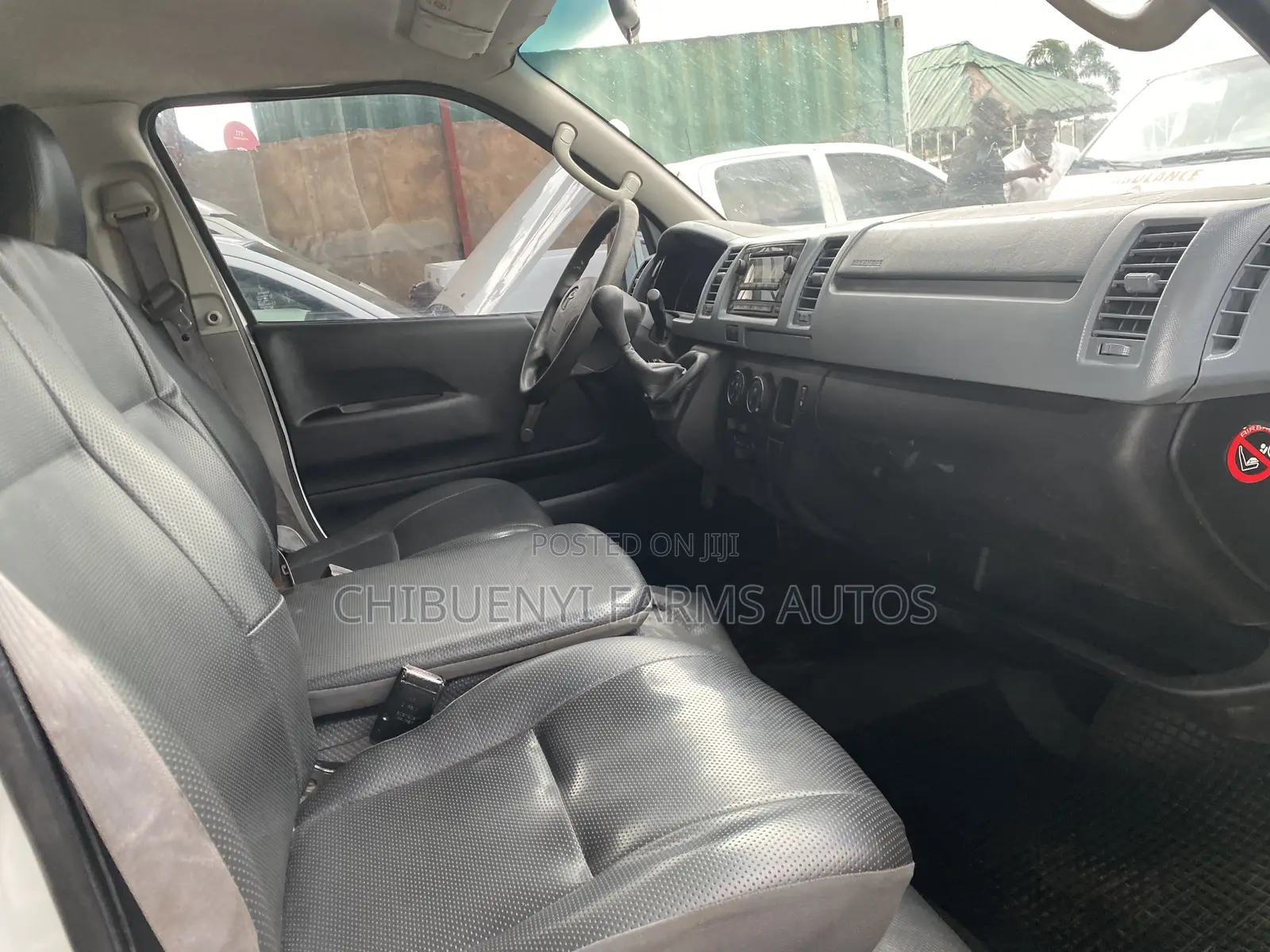 Toyota HiAce 2013 White