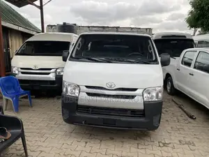 Toyota HiAce 2013 White