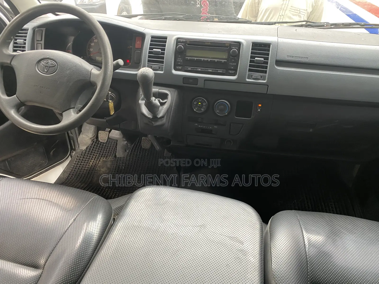 Toyota HiAce 2013 White