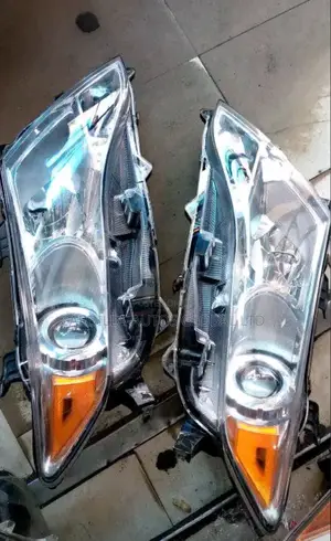 Head Light Toyota Venza 2015