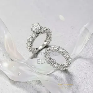Fashionable Proposal Engagement Rings