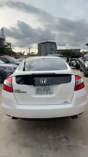 Honda Crosstour 2010 White