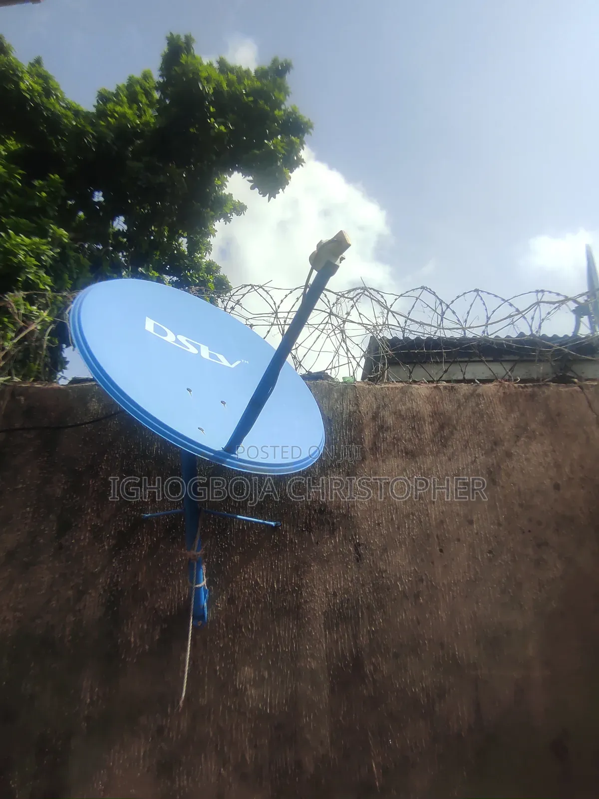 Used 90cm DSTV Dish With Lnb+ Remote