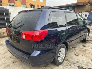 Toyota Sienna LE AWD 2006 Blue