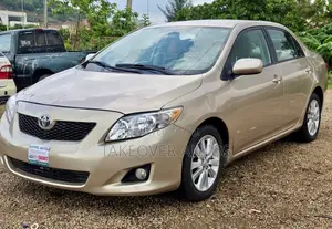 Toyota Corolla LE 4dr Sedan (1.8L 4 cyl 4A) 2009 Gold