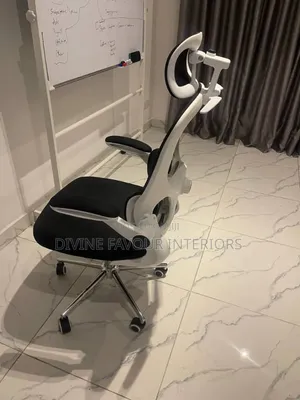 Mesh Foam Ergonomic Swivel Office Chair