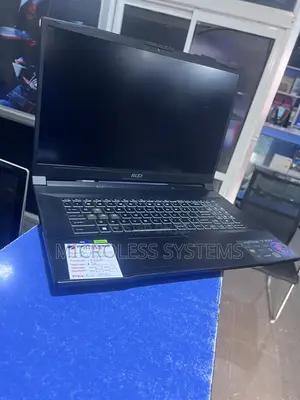 Laptop MSI Katana 17 16GB Intel Core i7 SSD 1T