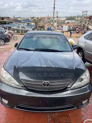 Toyota Camry 2005 Gray