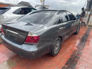 Toyota Camry 2005 Gray