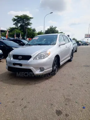 Toyota Matrix XR Hatchback FWD (1.8L 4cyl 4A) 2006 Silver