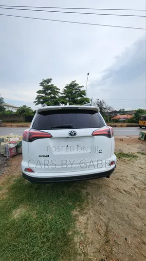 Toyota RAV4 2018 White