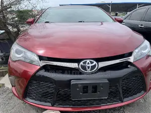 Toyota Camry XSE 4dr Sedan (2.5L 4cyl 6A) 2017 Red