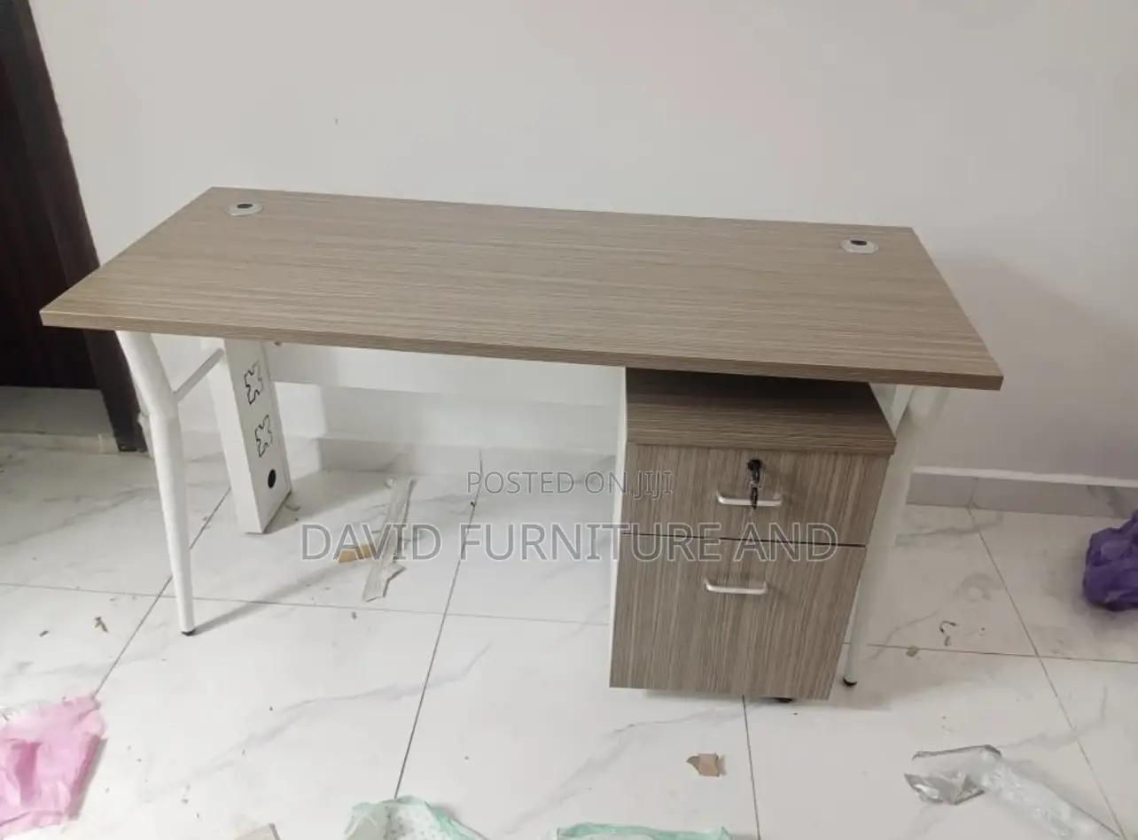 Minimal Office Table