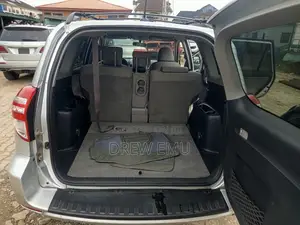 Toyota RAV4 Sport V6 2009 Silver