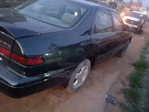 Toyota Camry 2000 Blue