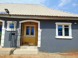 Mini Flat in Adamo for rent