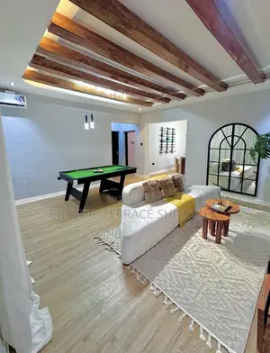 Luxurious 2 Bedroom Apartment Shortlet