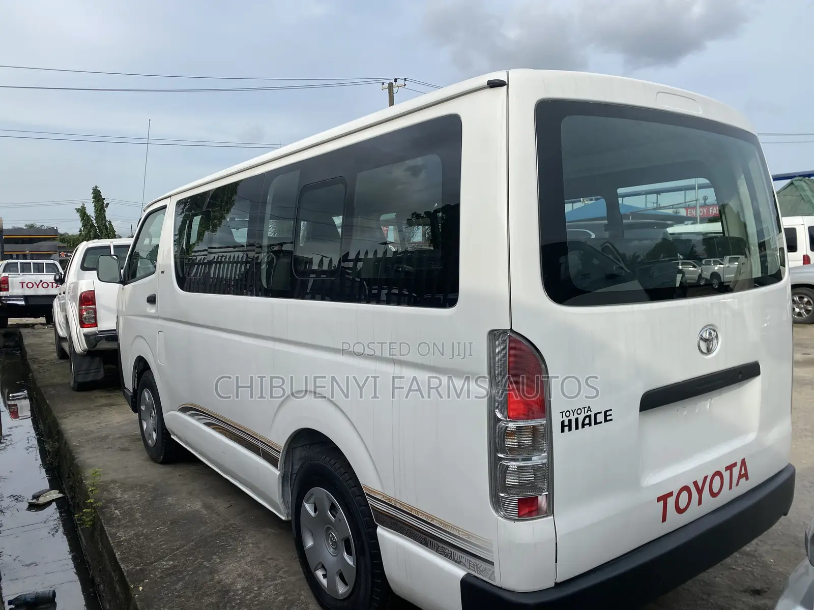 Toyota HiAce 2014 White