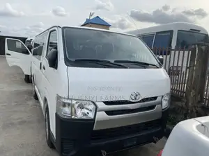Toyota HiAce 2014 White