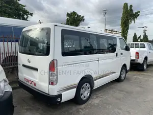 Toyota HiAce 2014 White