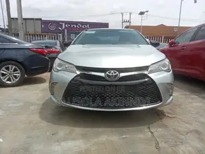 Toyota Camry SE 4dr Sedan (2.5L 4cyl 6A) 2016 Silver