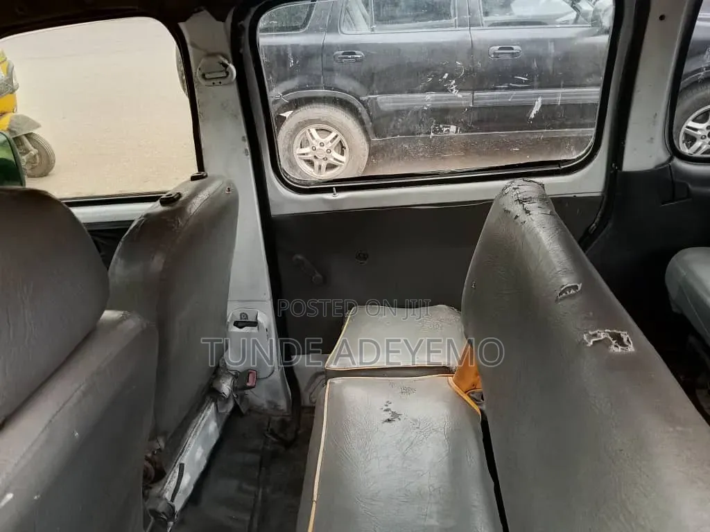 Suzuki Every 2000 White