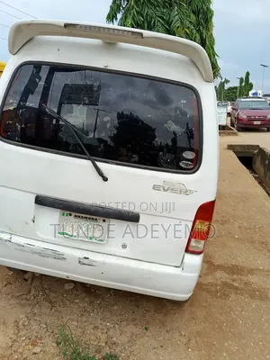Suzuki Every 2000 White