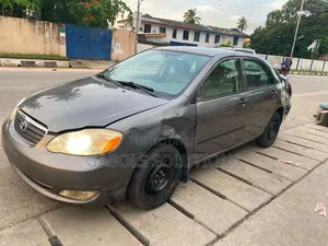 Toyota Corolla 2004 Gray