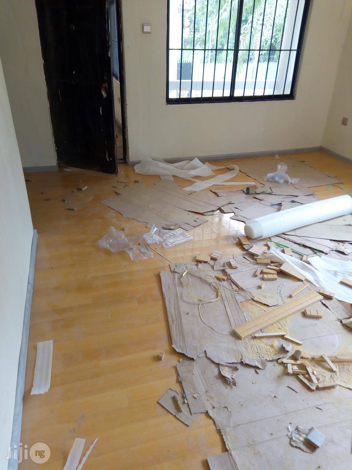 Wooden Tiles Laminated Vinyl