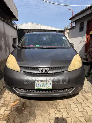 Toyota Sienna CE 2005 Gray