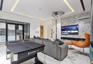 New Beautiful 2 Bedroom Apartment Shortlet