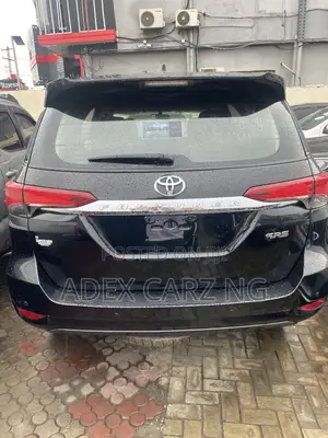 Toyota Fortuner 2019 Black