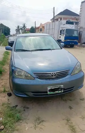 Toyota Camry LE 4dr Sedan (2.4L 4cyl 4A) 2004 Blue