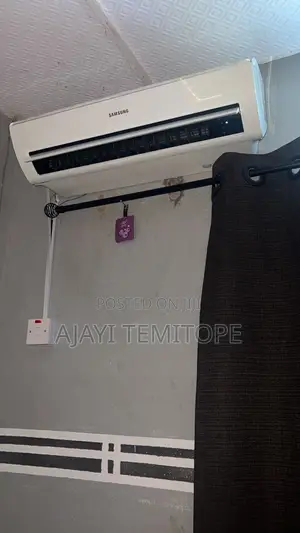1.5 Hp Ac for Sale Neatly Used and Is Negotiable and Nothing to Fixed