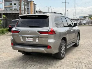 Lexus LX 570 AWD 2018 Maroon