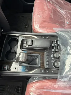Lexus LX 570 AWD 2018 Maroon