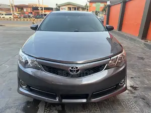 Toyota Camry SE 4dr Sedan (2.5L 4cyl 6A) 2012 Gray