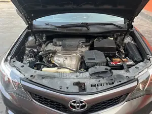 Toyota Camry SE 4dr Sedan (2.5L 4cyl 6A) 2012 Gray