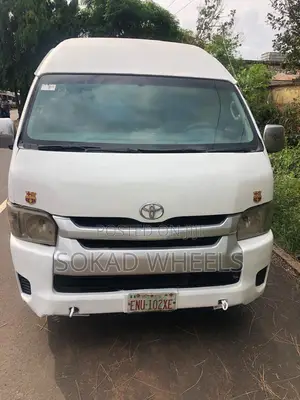 Toyota HiAce 2013 White