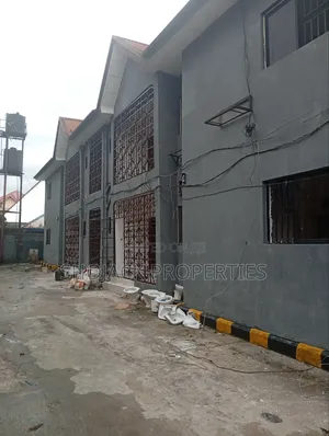 3bdrm Block of Flats in Agip Estate, Diobu Mile 4 for rent