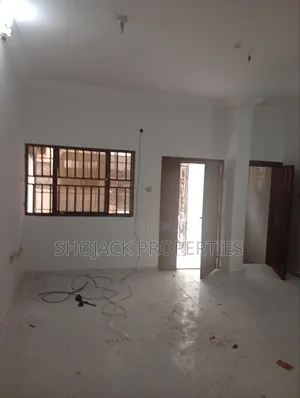 3bdrm Block of Flats in Agip Estate, Diobu Mile 4 for rent