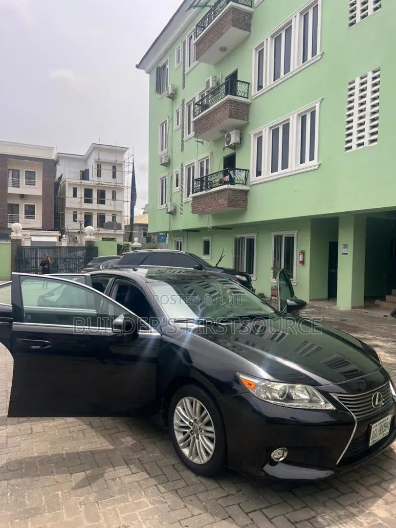 Lexus ES 2015 Black