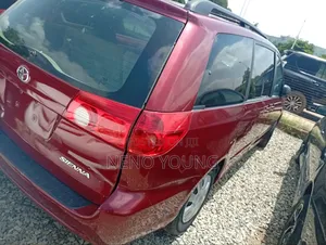 Toyota Sienna 2006 Maroon