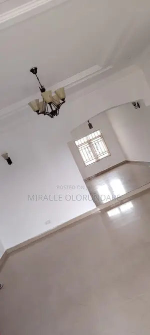 3bdrm Block of Flats in Wuye for rent