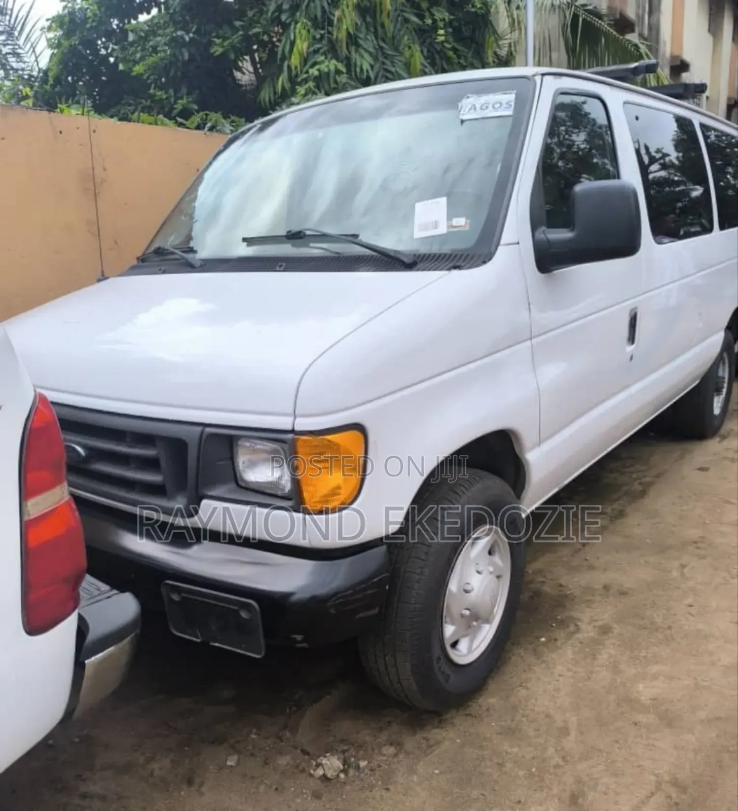Ford E350 2000 White