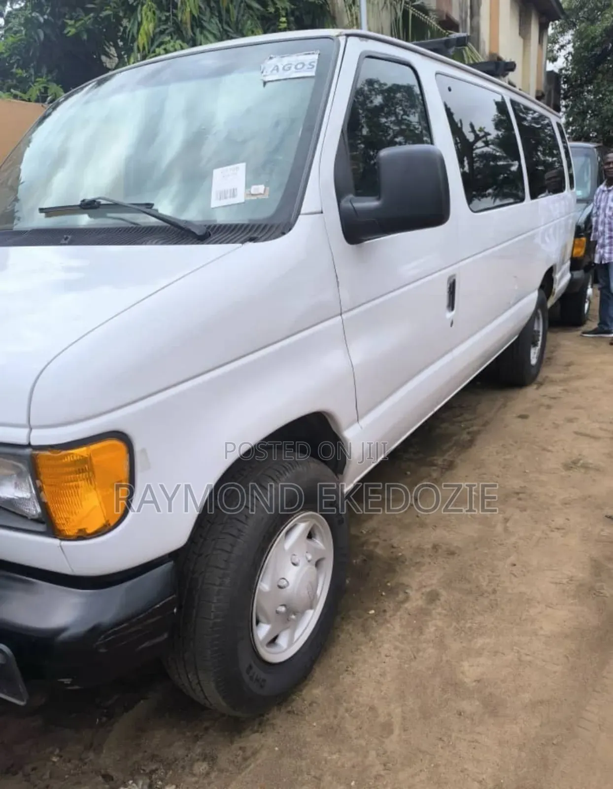 Ford E350 2000 White